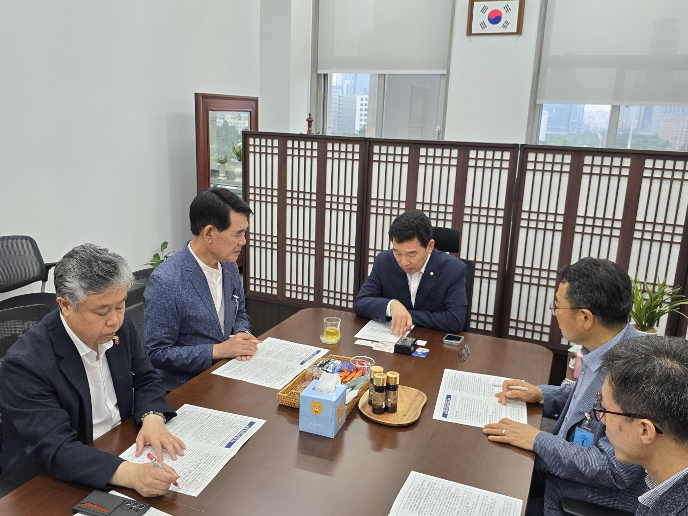 제주도의회, 국회 찾아 '주민투표 연내 실시' 지원요청!