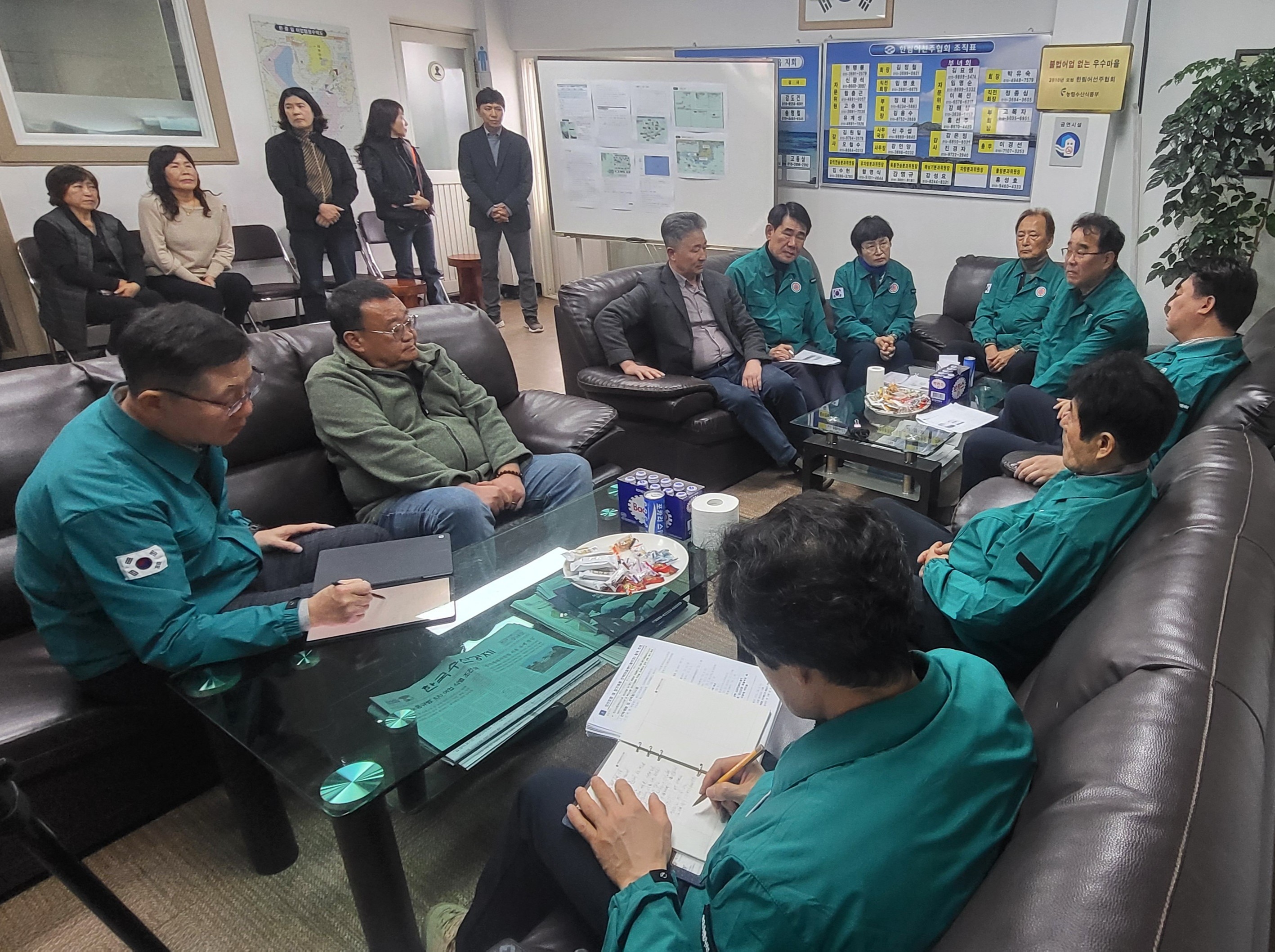 (보도자료)제주특별자치도의회 농수축경제위원회,  통영 인근 해상 어선 전복사고 현장지원상황실 방문