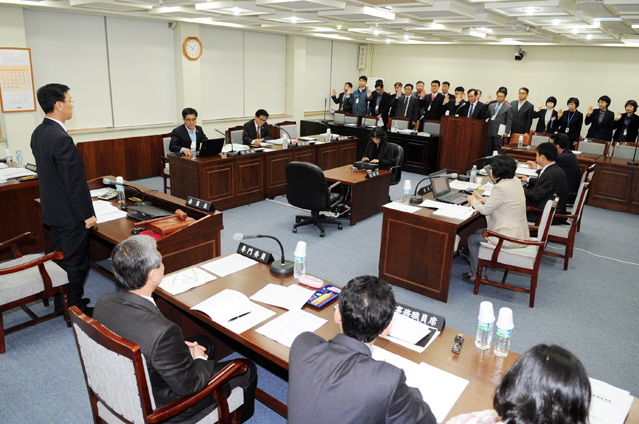 행정자치위원회 도 총무과 행정사무감사 실시