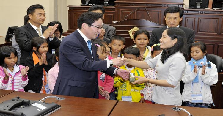 한라초등학교 자매결연 베트남 칸오아 제주초등학교 제주특별자치도의회 견학