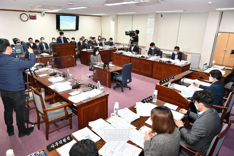제400회 제2차 정례회 환경도시위원회 제1차 회의- 환경도시위원회 회의실
