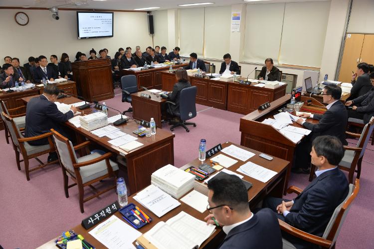 제356회 제주특별자치도의회 1차 정례회 환경도시위원회 1차회의- 환경도시위원회 회의실