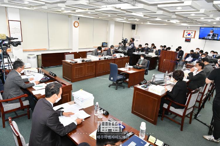 제400회 제2차 정례회 행정자치위원회 제2차 회의- 행정자치위원회 회의실