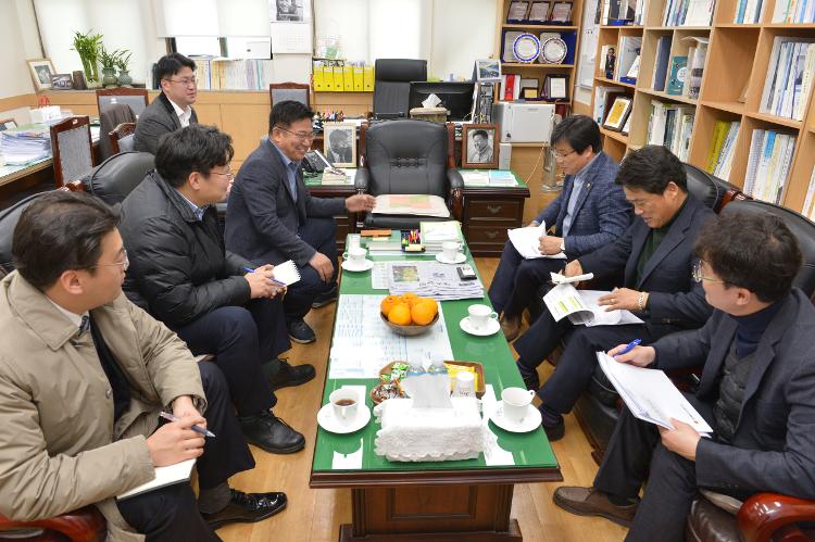 김경학 의회운영위원장 경상남도의회 김대해 운영위원장 접견- 운영위원장실