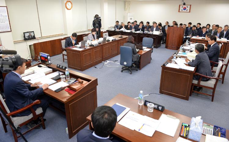 제356회 제주특별자치도의회 1차 정례회 행정자치위원회 4차회의- 행정자치위원회 회의실