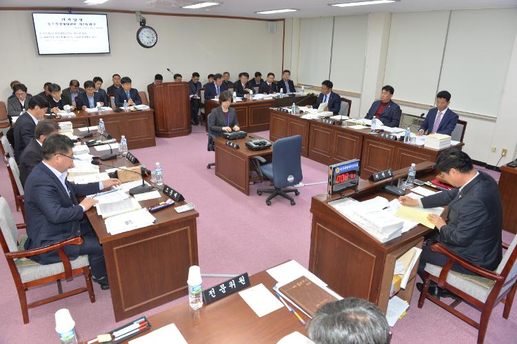 제366회 제2차 정례회 농수축경제위원회 제2차 회의 - 농수축경제위원회 회의실
