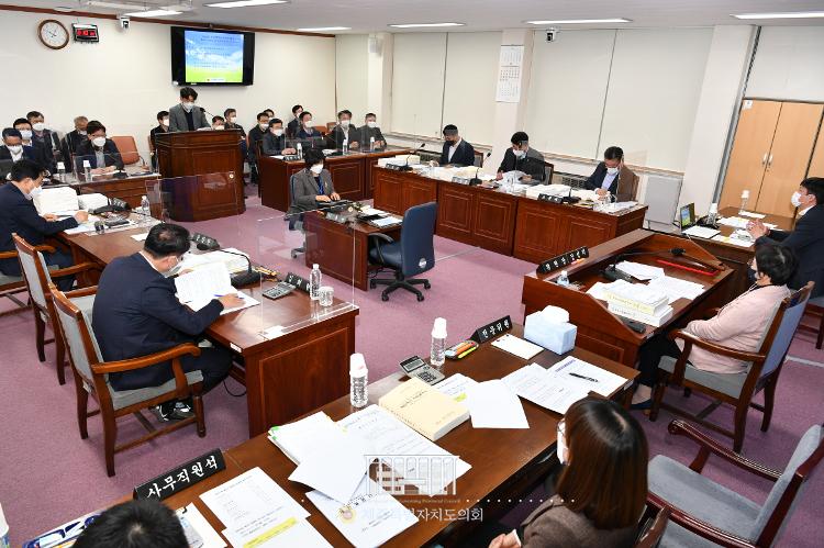 제주특별자치도의회 제400회 제2차 정례회 환경도시위원회 제2차 회의- 환경도시위원회 회의실