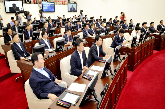 제318회 임시회 제1차본회의 제10대의회 전반기 의장단 선출(구성지 의장, 손유원 부의장,박규헌 부의장 당선)