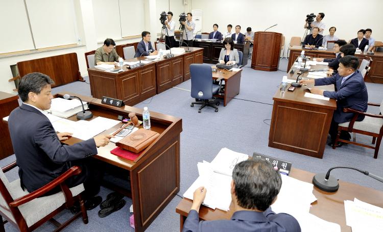 (제320회임시회행정자치위원회제4차회의-행정기구설치조례전부개정조례안등)