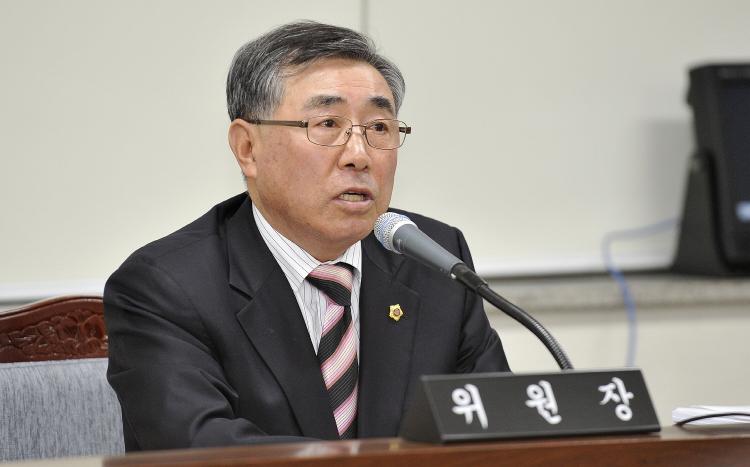 교육위원회 행정사무감사-위원회 회의실