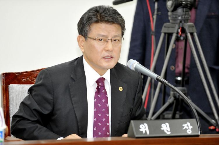 행정자치위원회 행정사무감사-위원회 회의실