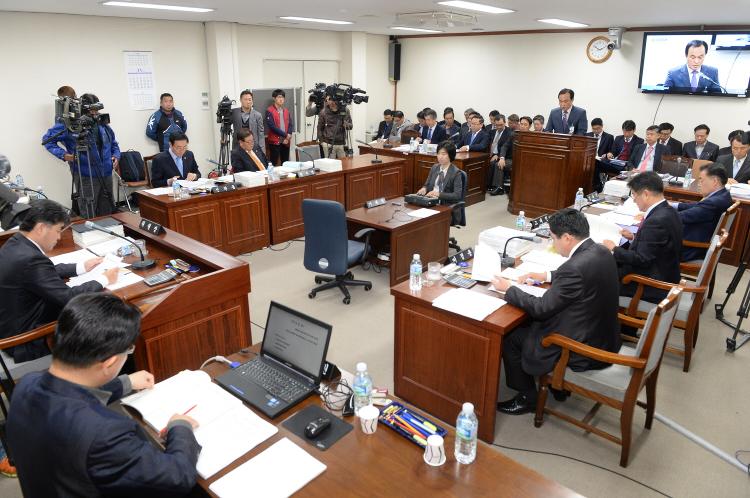 환경도시위원회 행정사무감사-위원회 회의실
