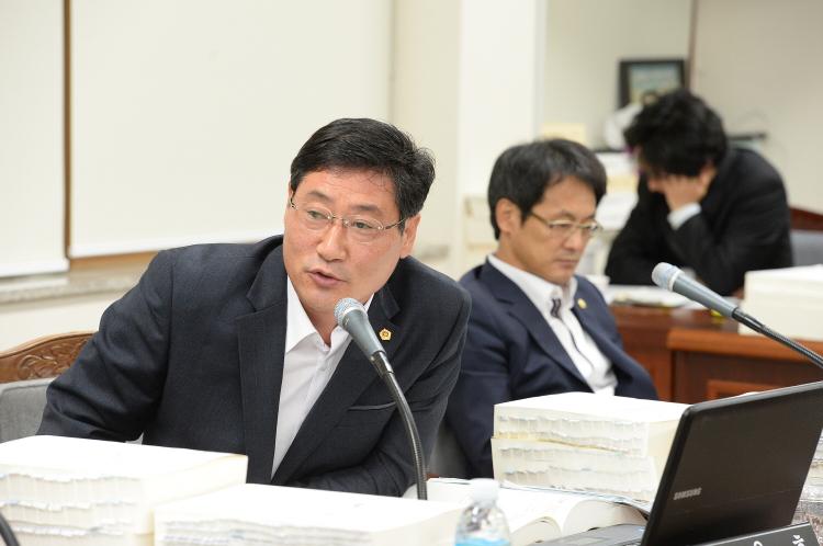 제주특별자치도의회 문화관광스포츠위원회 회의- 위원회 회의실