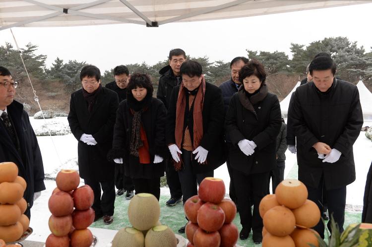  제주시 충혼묘지 참배