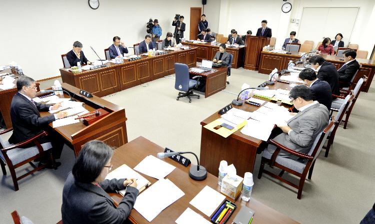 제328회 임시회 폐회중 교육위원회 회의-위원회 회의실