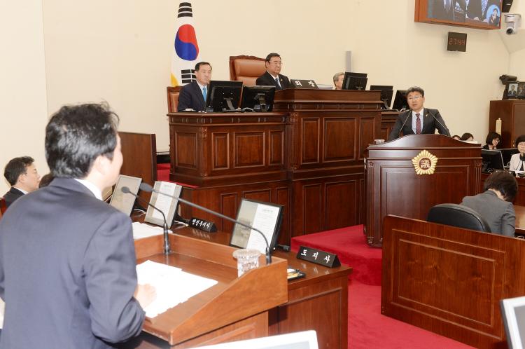  제329회 임시회 제4차본회의 도정에 관한 질문- 본회의장