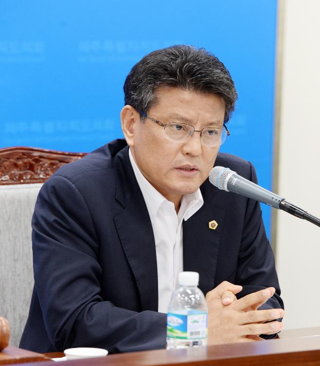  332회 정례회 기간중 행정자치위원회 1차회의-행정자치위원회 회의실