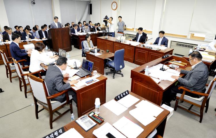 문화관광스포츠위원회 제3차 회의-문화관광스포츠위원회 회의실