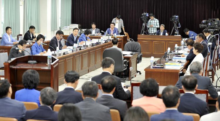 예산결산특별위원회 제3차 회의-의원회관 대회의실