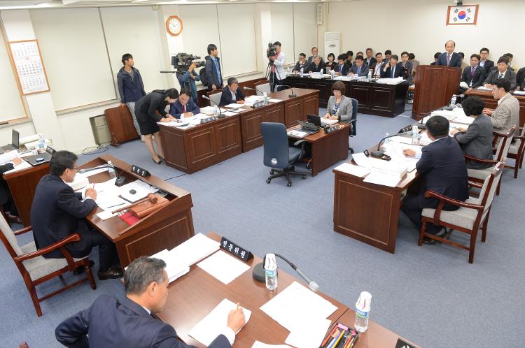 행정자치위원회 행정사무감사