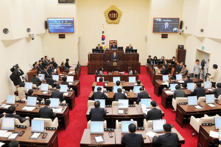 제335회 제2차 정례회 6차본회의