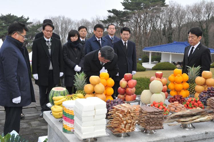  제주시 충혼묘지 참배