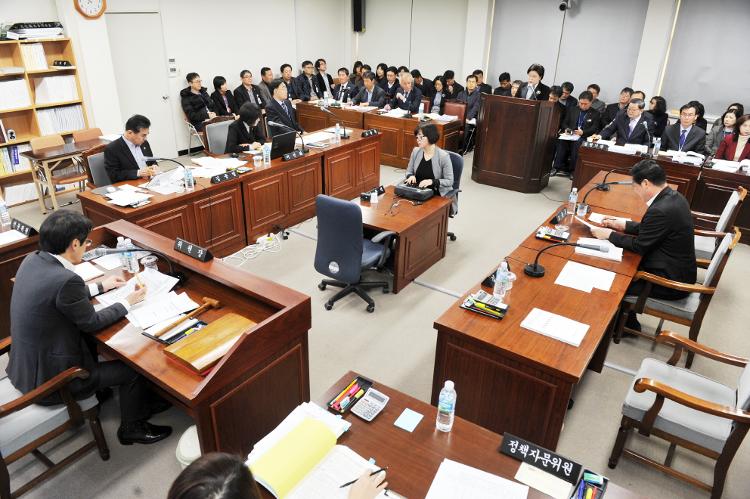  문화관광스포츠위원회  제2차회의- 문화관광스포츠위원회회의실