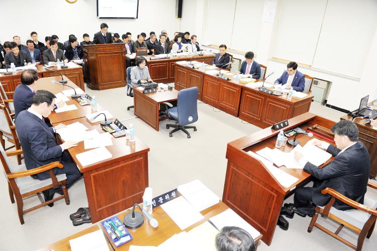  환경도시위원회 제1차회의-환경도시위원회회의실