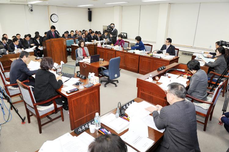  보건복지안전위원회 제4차회의- 보건복지안전위원회 회의실