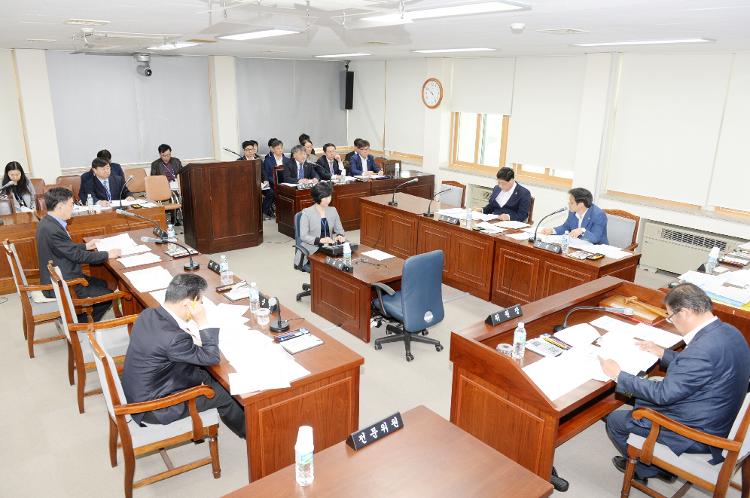  제339회 임시회 문화관광스포츠위원회 제1차회의- 문화관광스포츠위원회회의실