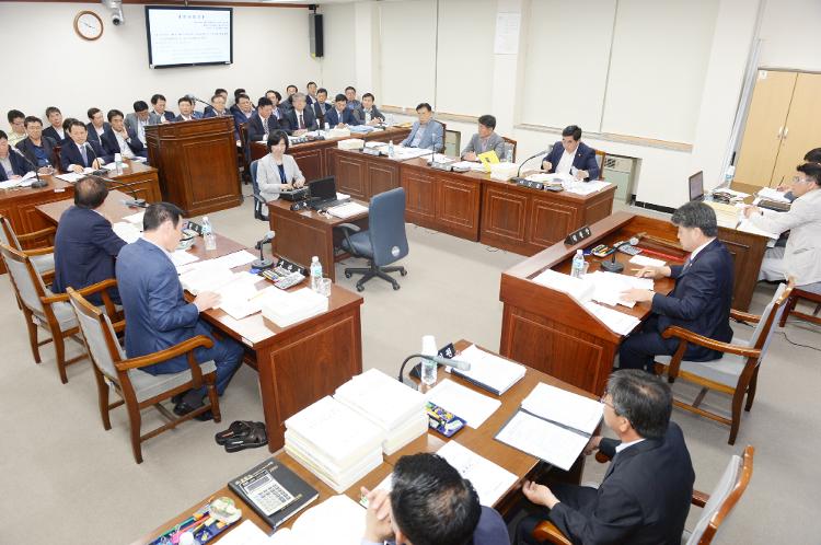  제340회 임시회 환경도시위원회 제1차회의- 환경도시위원회 회의실