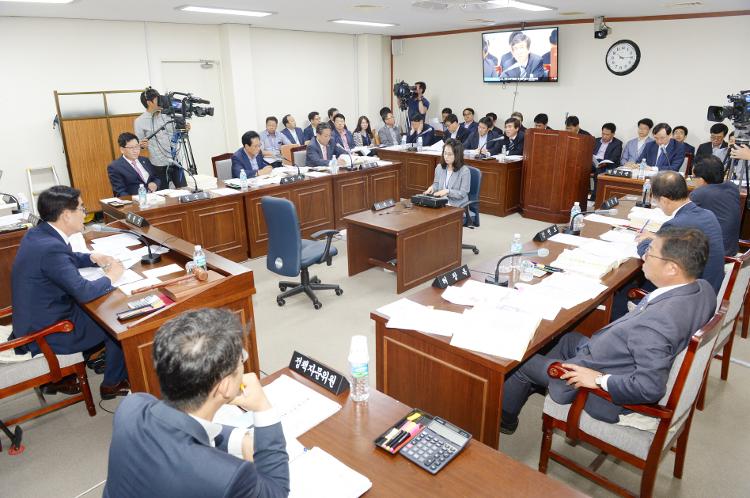 제340회 임시회 농수축경제위원회 제2차회의- 상임위 회의실