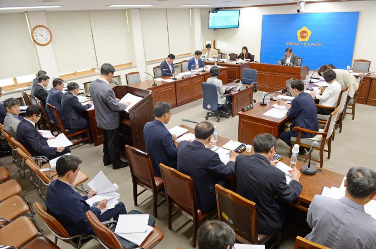  제340회 임시회 문화관광스포츠위원회 제2차회의- 상임위 회의실