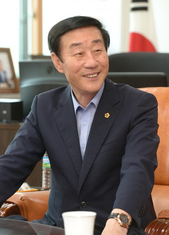 펑춘타이 중국 제주총영사 신관홍의장 예방-의장실
