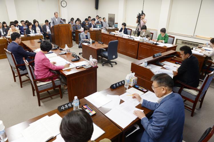  제344회 임시회  보건복지안전위원회 회의- 보건복지안전위원회 회의실