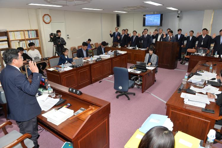  제365회 임시회 문화관광체육위원회 행정사무감사- 문화관광체육위원회 회의실