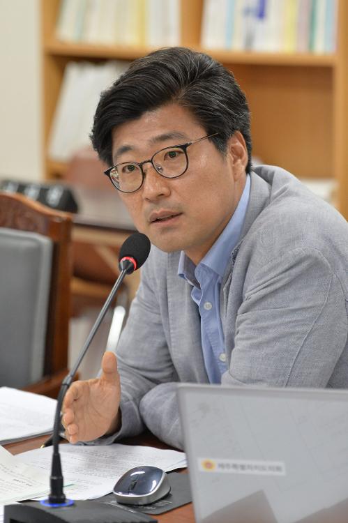  문화관광체육위원회- 문화관광스포츠위원회 회의실