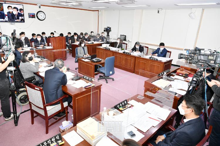 제401회 임시회 농수축경제위원회 제1차 회의- 농수축경제위원회 회의실