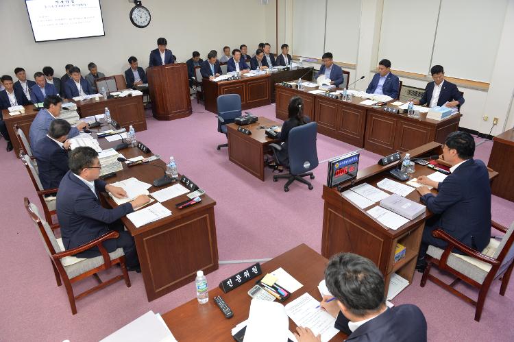  제364회 정례회 농수축경제위원회 제2차회의- 농수축경제위원회 회의실