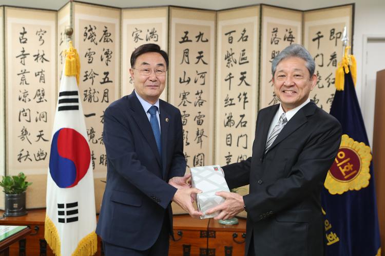 신임 주제주일본국총영사 고충홍 의장 내방