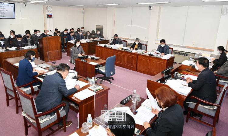제401회 임시회 보건복지안전위원회 제1차 회의- 보건복지안전위원회 회의실