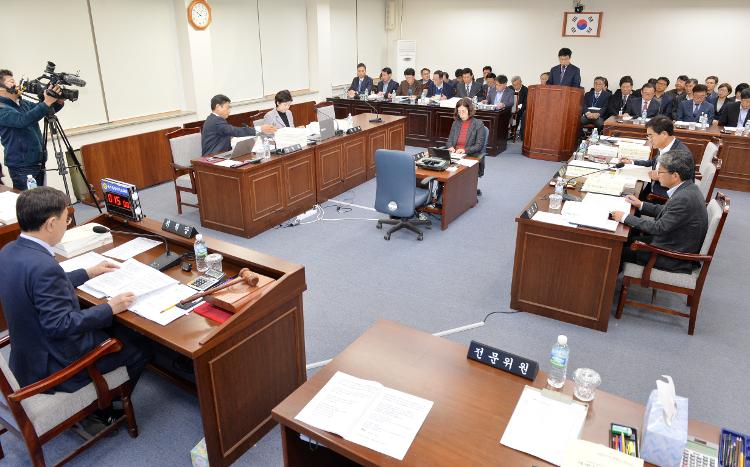 제356회 제주특별자치도의회 1차 정례회 행정자치위원회 2차회의- 행정자치위원회 회의실
