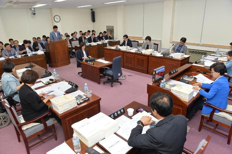  제363회 임시회 보건복지안전위원회 1차회의- 보건복지안전위원회 회의실