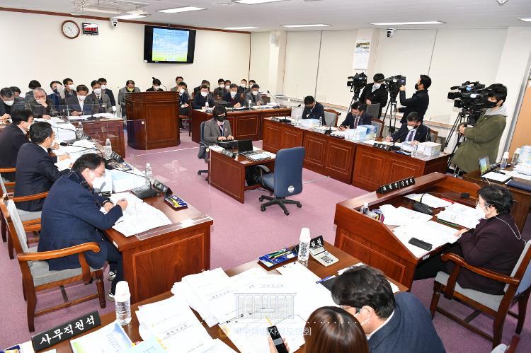 제402회 임시회 환경도시위원회 제4차 회의- 환경도시위원회 회의실