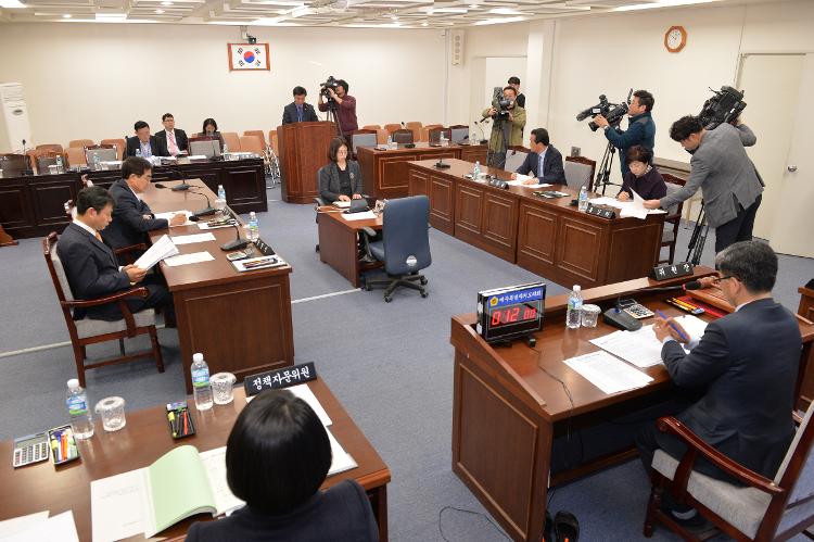 제359회 임시회 행정자치위원회 1차회의- 행정자치위원회회의실