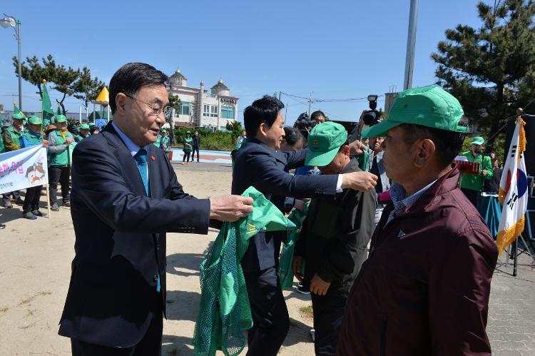  제8회 새마을의 날 기념식- 용담동 레포츠공원