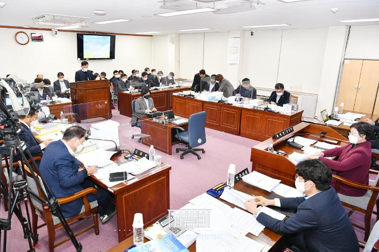 제401회 임시회 환경도시위원회 제1차 회의- 환경도시위원회 회의실