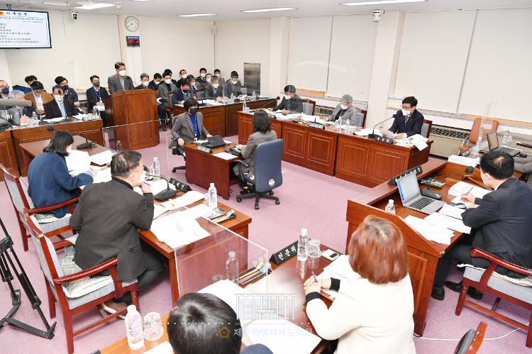제402회 임시회 보건복지안전위원회 제3차 회의- 보건복지안전위원회 회의실