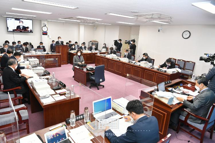 제400회 제2차 정례회 교육위원회 제1차 회의- 교육위원회 회의실