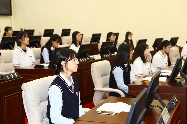 제92회 신성여자고등학교 의정체험 모의의회 개최 - 사진 - 제주특별자치도의회